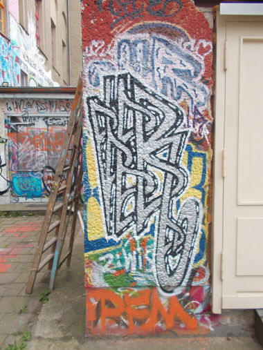 Graffiti Wall in Berlin - Photo by Schmierfink030 - vlr