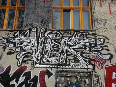 Graffiti Wall in Berlin - Photo by Schmierfink030 - vlr