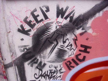 Graffiti Street Art - Photo by Schmierfink030 - keep, warm