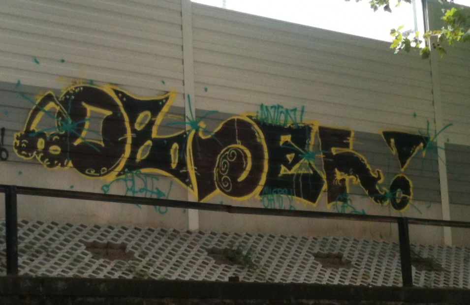 Graffiti Bombing in Köln - Photo by Schokofliege - OLSEE