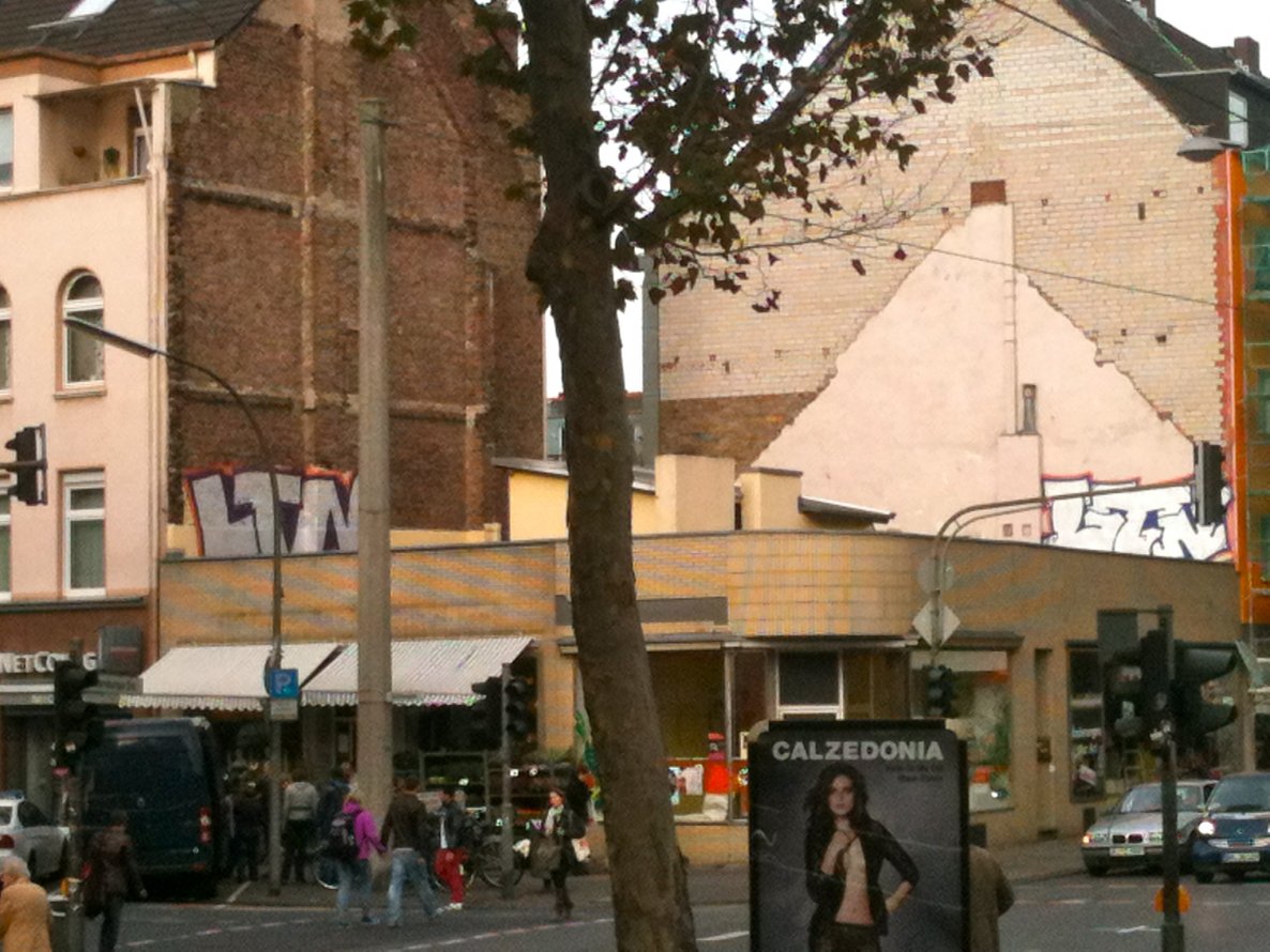 Graffiti Bombing - Photo by Schokofliege - LTN, LTN