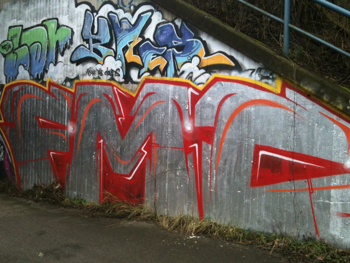 Graffiti Bombing - Photo by Schokofliege - Bar, Baes, FMC