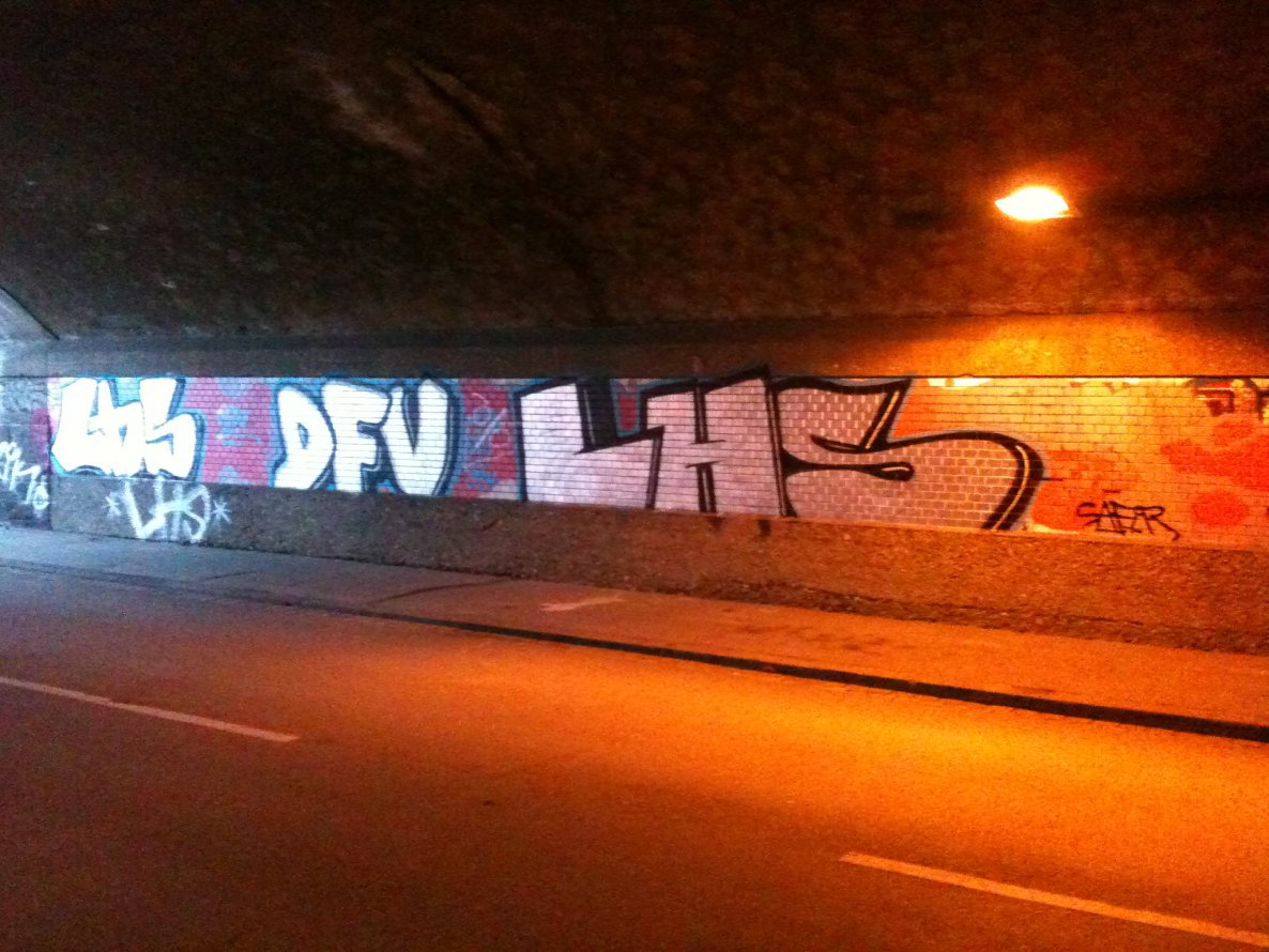Graffiti Bombing - Photo by Schokofliege - LHS, DFV, LHS