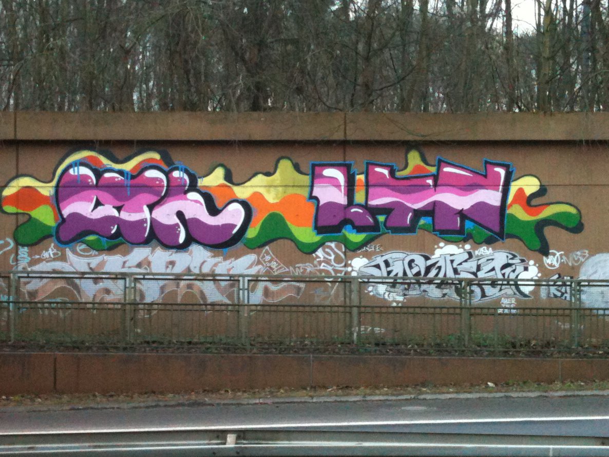 Graffiti Bombing - Photo by Schokofliege - LTN, LTN, DESPER