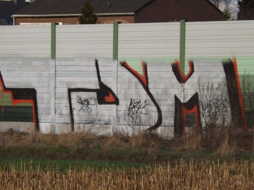 Graffiti Bombing - Photo by Schreibtisch