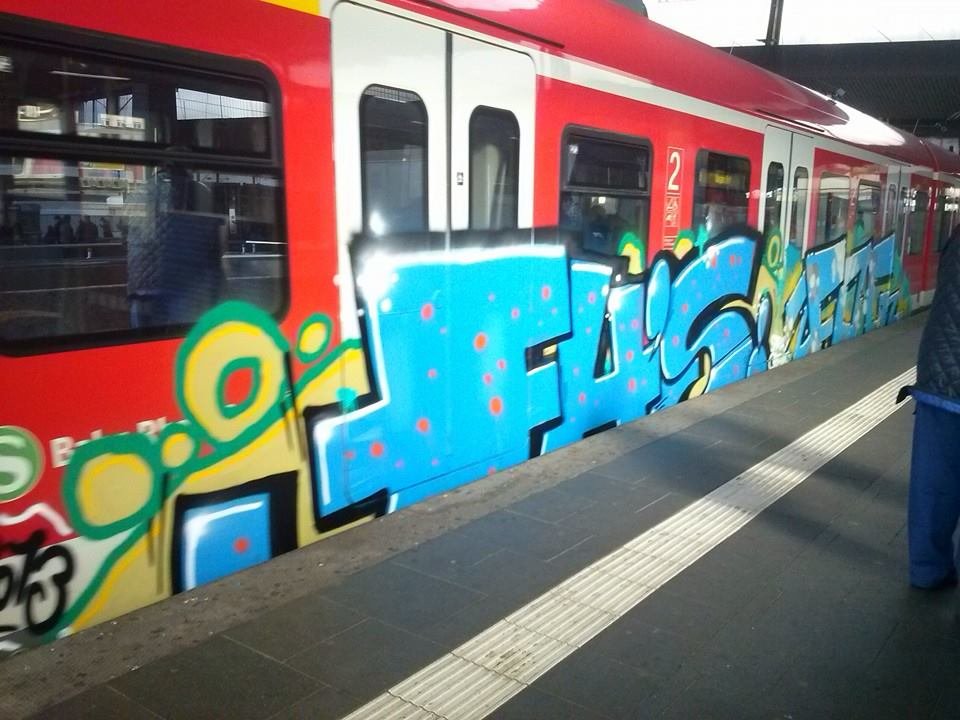 Graffiti Train in Dusseldorf - Photo by SchwarzerKater - Fog, Fh, Crew (2013)