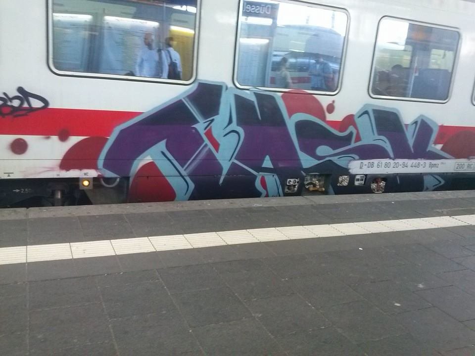 Graffiti Train in Dusseldorf - Photo by SchwarzerKater - Task, Train, Panel (2013)