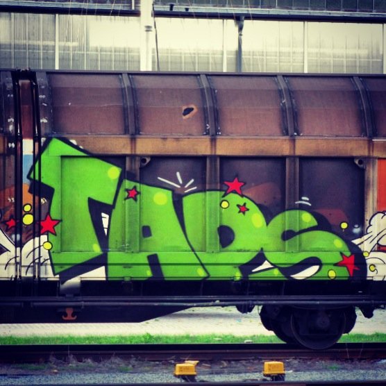 Graffiti Train in Dusseldorf - Photo by SchwarzerKater - Taps, Güter, Cargo (2013)