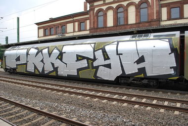 Graffiti Train - Photo by SchwarzerKater - Pkk, Fya, Crew
