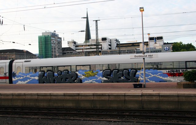 Graffiti Train in Dortmund - Photo by SchwarzerKater - White, Sky, Train