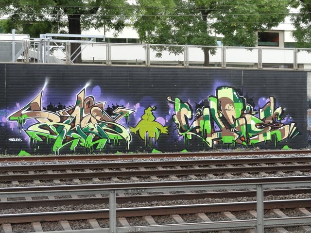 Graffiti Wall in Basel - Photo by SchwarzerKater - Rays, Suce, Wall