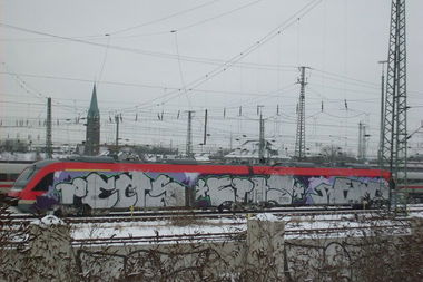 Graffiti Train - Photo by SchwarzerKater - Pens, Etas, Reim