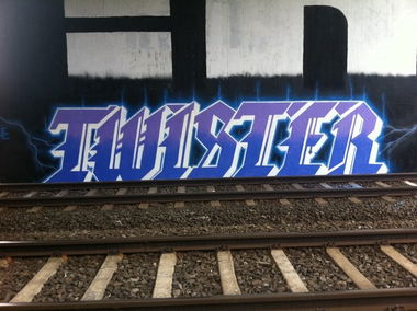 Graffiti Wall in Dortmund - Photo by SchwarzerKater - Twister, Wall, Line