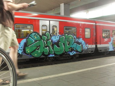 Graffiti Train in Dusseldorf - Photo by SchwarzerKater - Geier, Imr, Crew