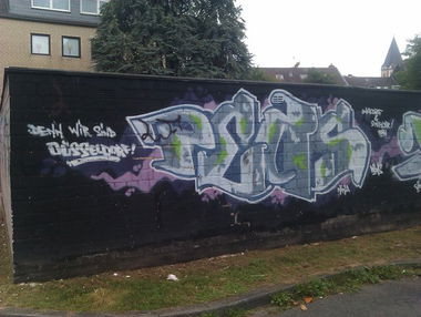 Graffiti Wall in Dusseldorf - Photo by SchwarzerKater - Pens, Wall, Bombing