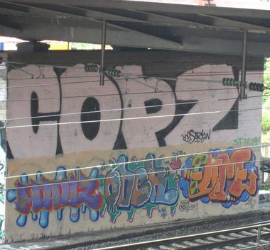 Graffiti Wall - Photo by SchwarzerKater - Cops, Crew, Mauz