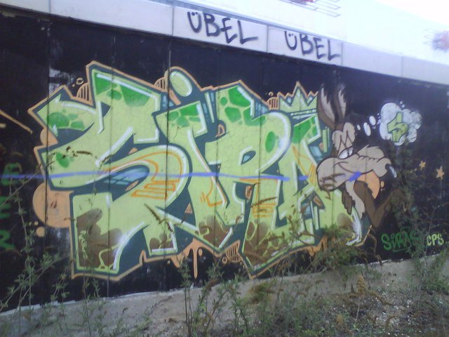 Graffiti Wall in Dusseldorf - Photo by SchwarzerKater - Siras, Cps, Crew