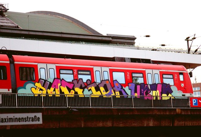 Graffiti Train - Photo by SchwarzerKater - Hacf, Ior, Wcmc