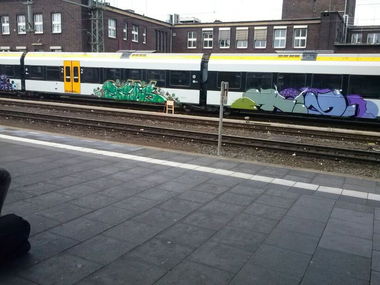 Graffiti Train in Dusseldorf - Photo by SchwarzerKater - Beks, Hez, Train (2014)