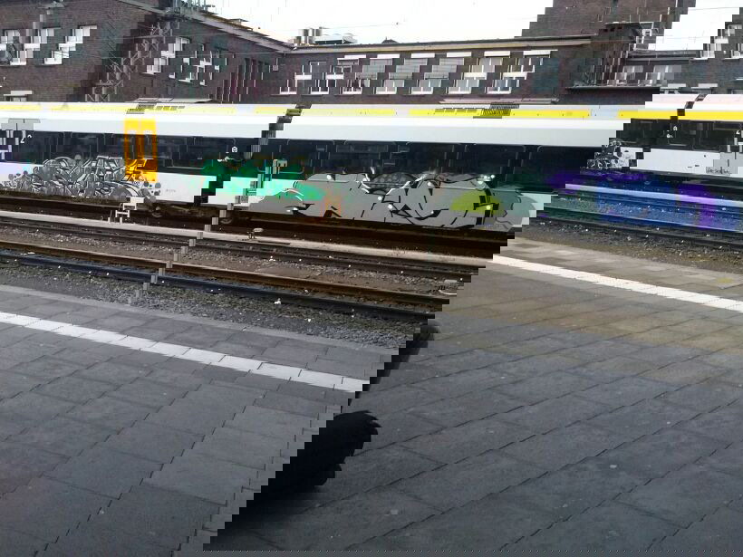 Graffiti Train in Dusseldorf - Photo by SchwarzerKater - Beks, Hez, Train (2014)