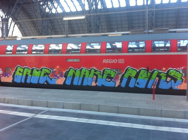 Graffiti Train - Photo by SchwarzerKater - Crue, Nakz, Roks