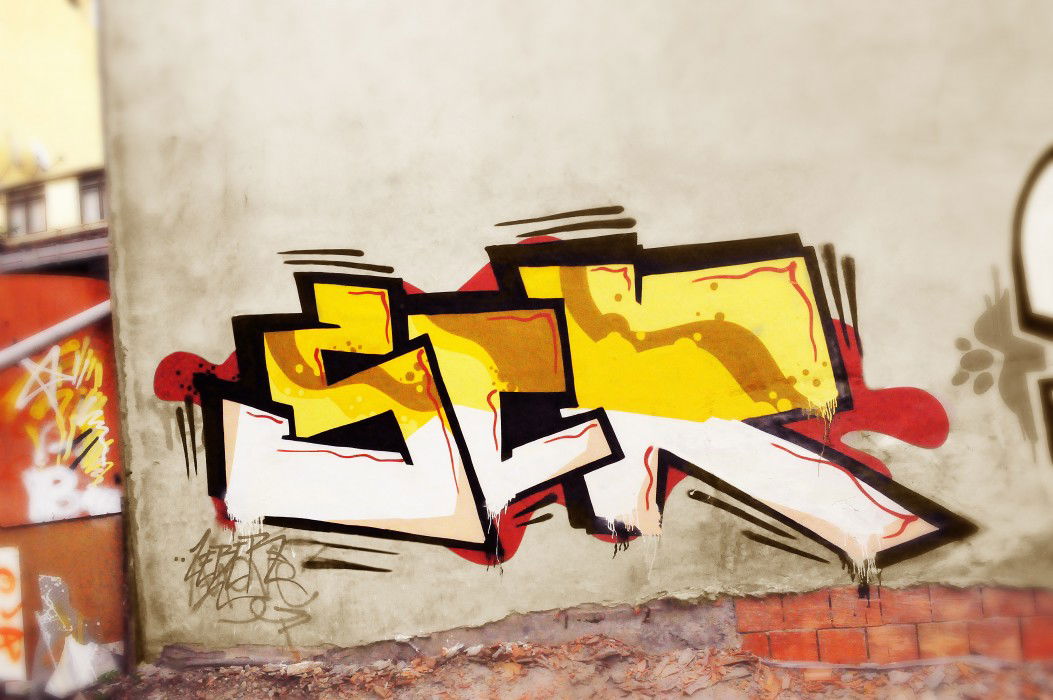 Graffiti Bombing in Istanbul - Photo by Screbel - scr, crew, istanbul