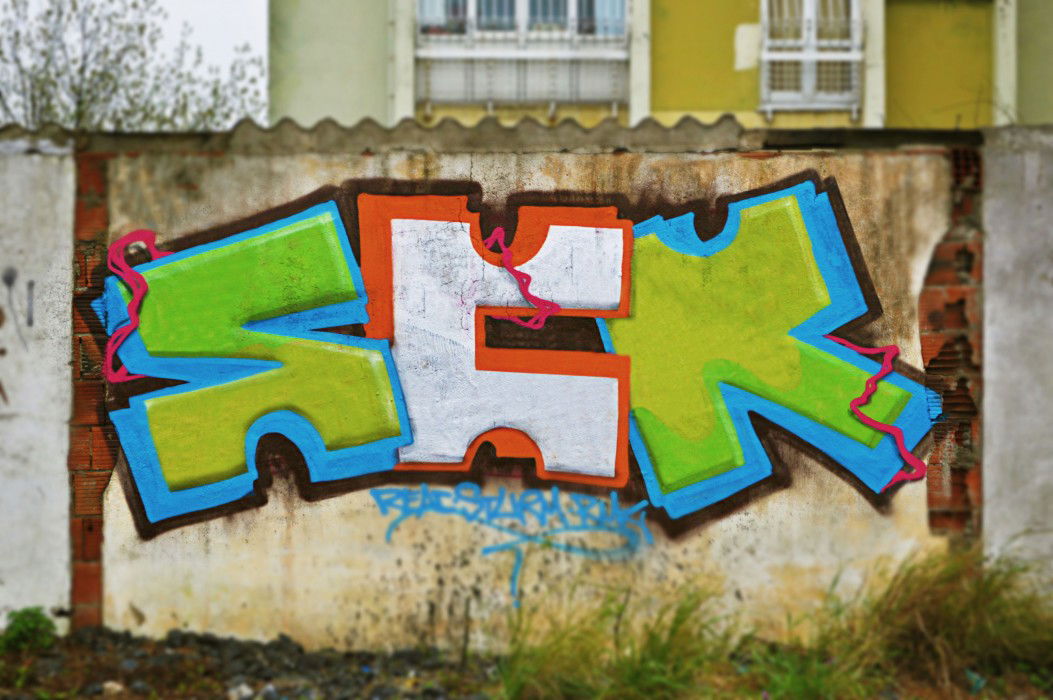 Graffiti Bombing in Istanbul - Photo by Screbel - Scr, istanbul, scr