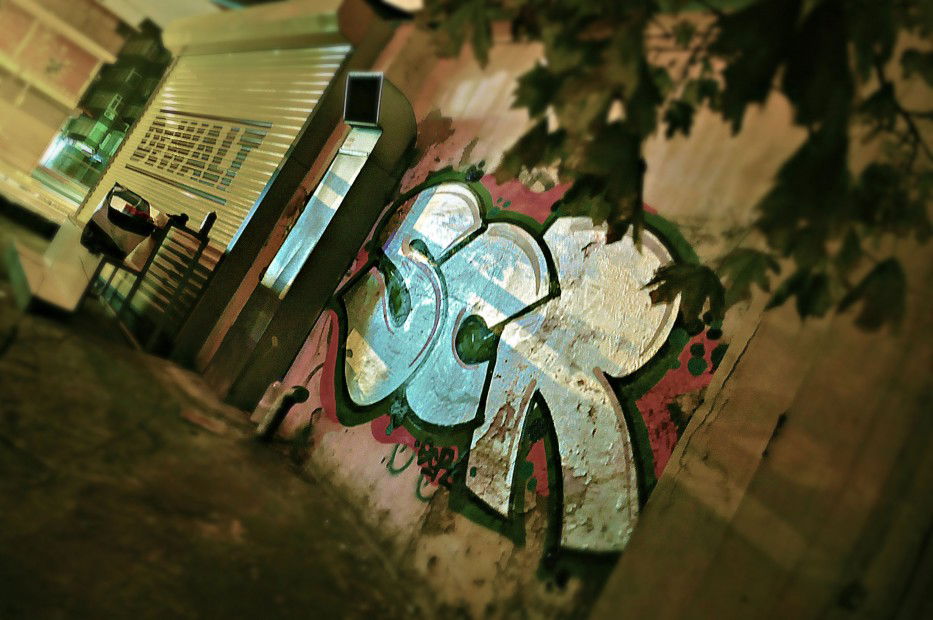 Graffiti Bombing in Istanbul - Photo by Screbel - scr, rebel, rbl