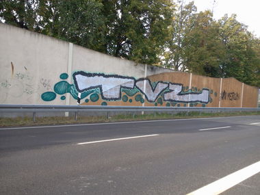 Graffiti Bombing in Karlsruhe - Photo by Searcher - tvz, uri, merlin (2012)