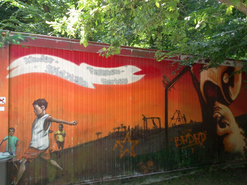 Graffiti Artwork in Karlsruhe - Photo by Searcher - spielplatz, seian, snooper (2005)