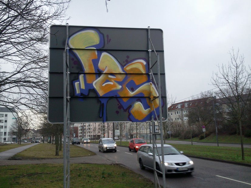 Graffiti Bombing in Karlsruhe - Photo by Searcher - fbs, karlsruhe (2012)