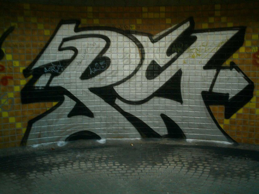 Graffiti Bombing in Karlsruhe - Photo by Searcher - ps, karlsruhe (2008)