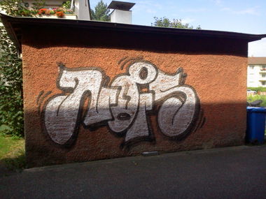 Graffiti Bombing in Karlsruhe - Photo by Searcher - nois, slk, fbs (2012)