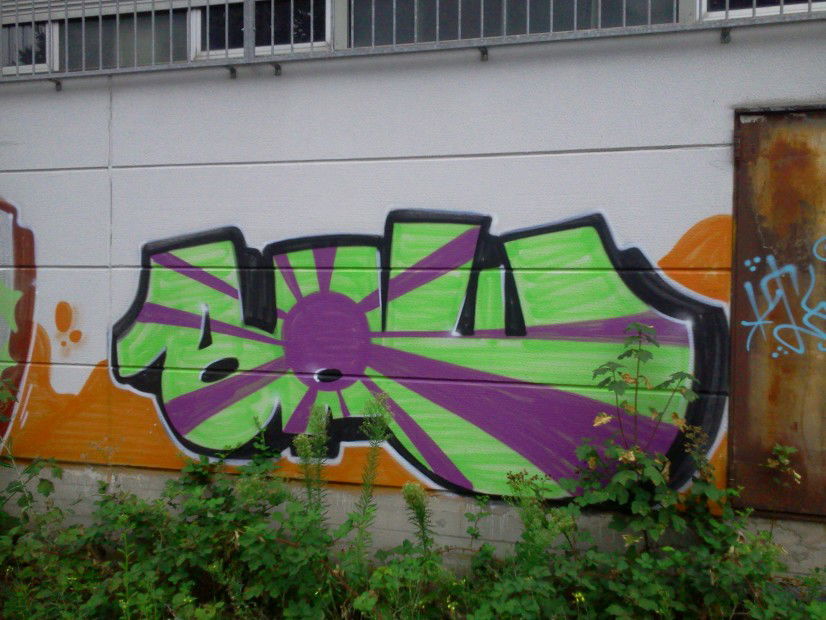 Graffiti Bombing in Karlsruhe - Photo by Searcher - baw, karlsruhe