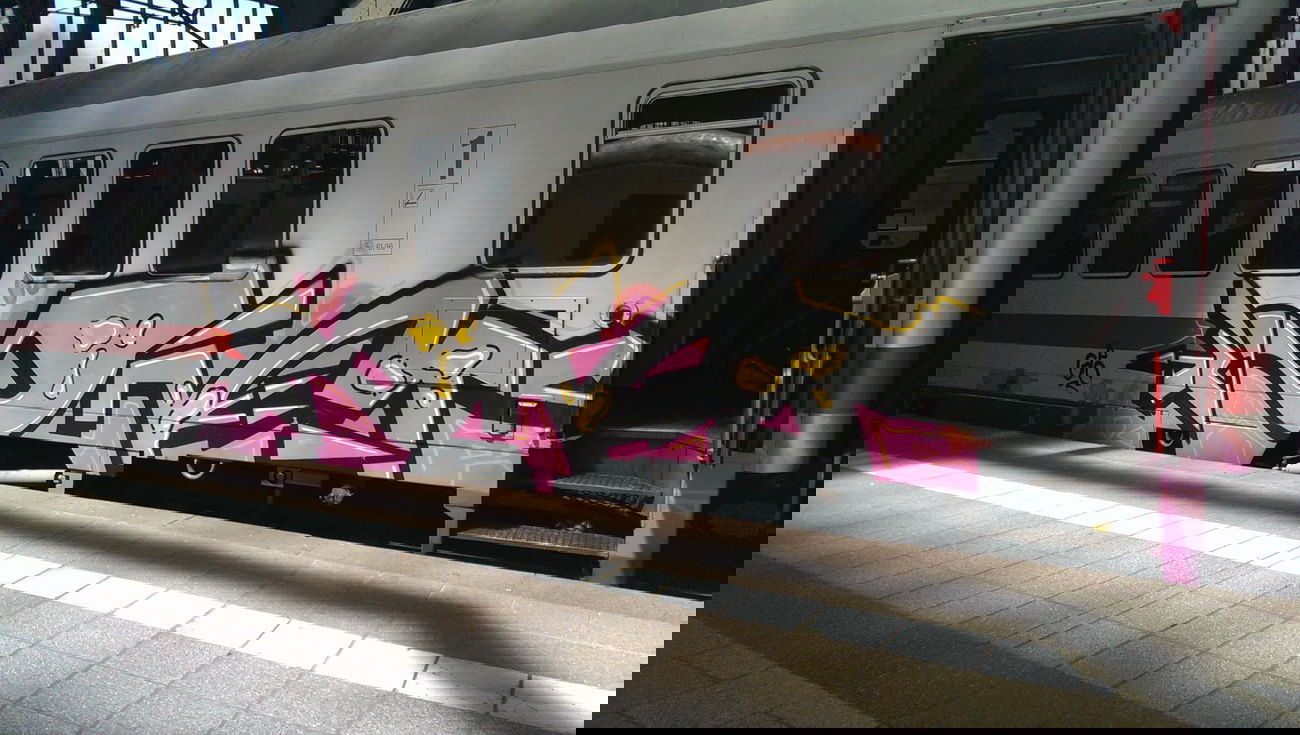 Graffiti Train in Karlsruhe - Photo by Searcher (2014)