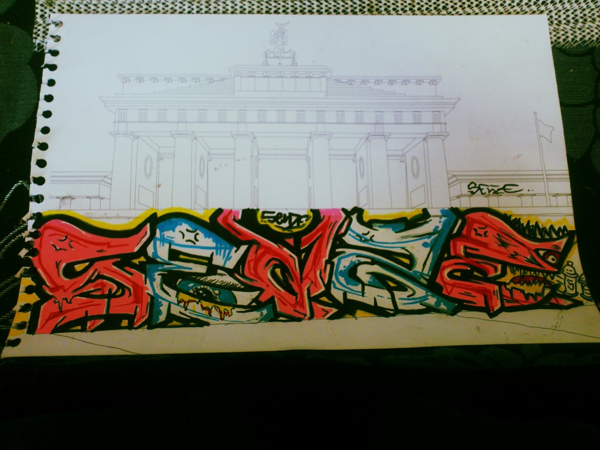 Graffiti Sketch - Photo by Senze - Senze, Bek, Crew (2013)