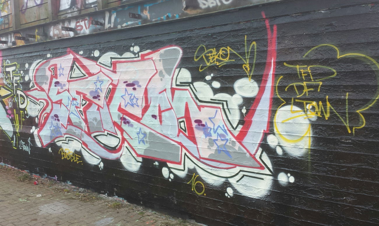 Graffiti Wall - Photo by Sercan