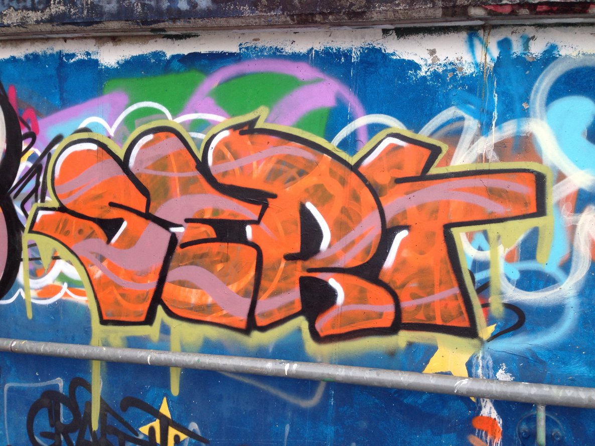 Graffiti Bombing - Photo by Sert (2014)