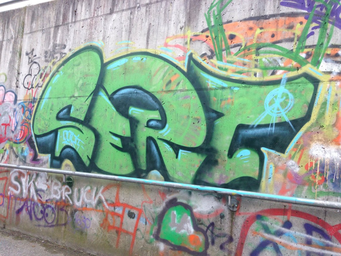 Graffiti Bombing - Photo by Sert (2014)