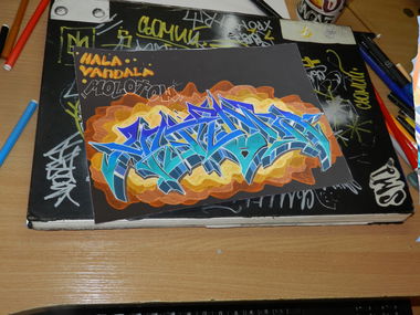 Graffiti Sketch in Komsomol's'k - Photo by Sevenhands - Sevenhandz