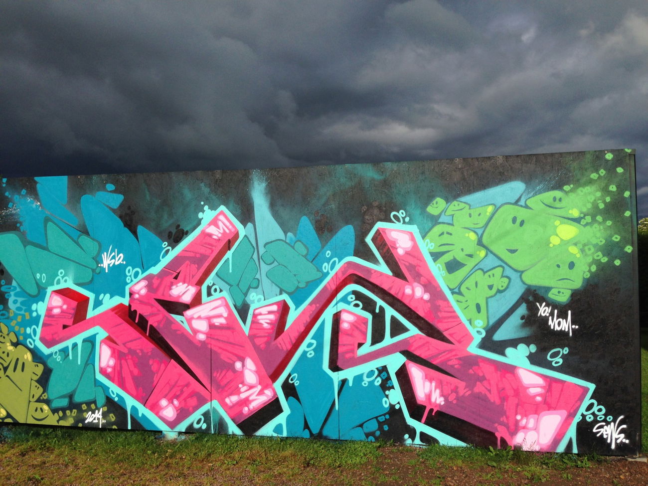Graffiti Wall - Photo by Sews (2014)