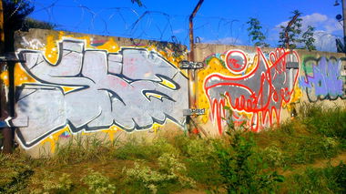 Graffiti Bombing - Photo by Shakeee_ (2013)