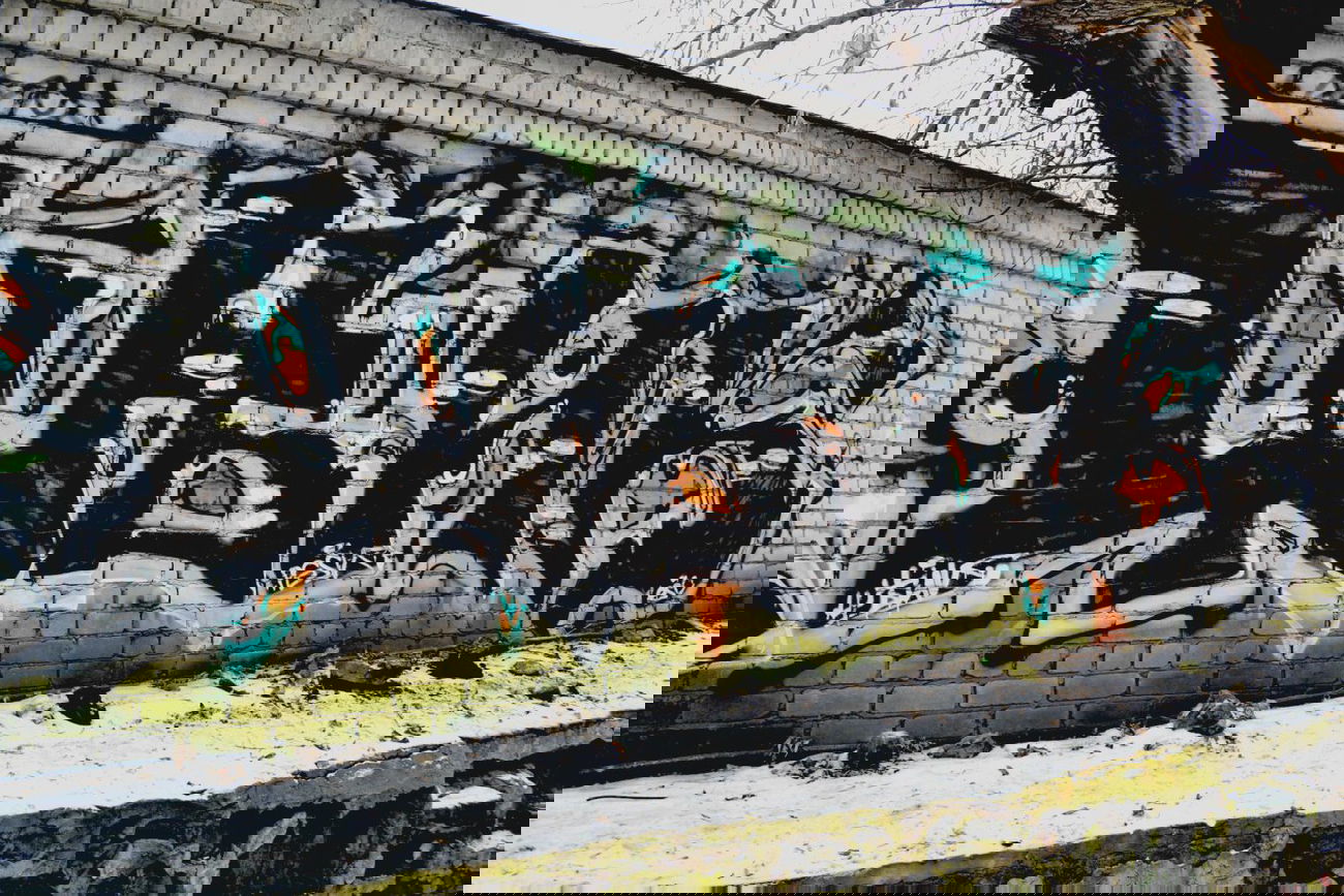 Graffiti Wall - Photo by Shakeee_