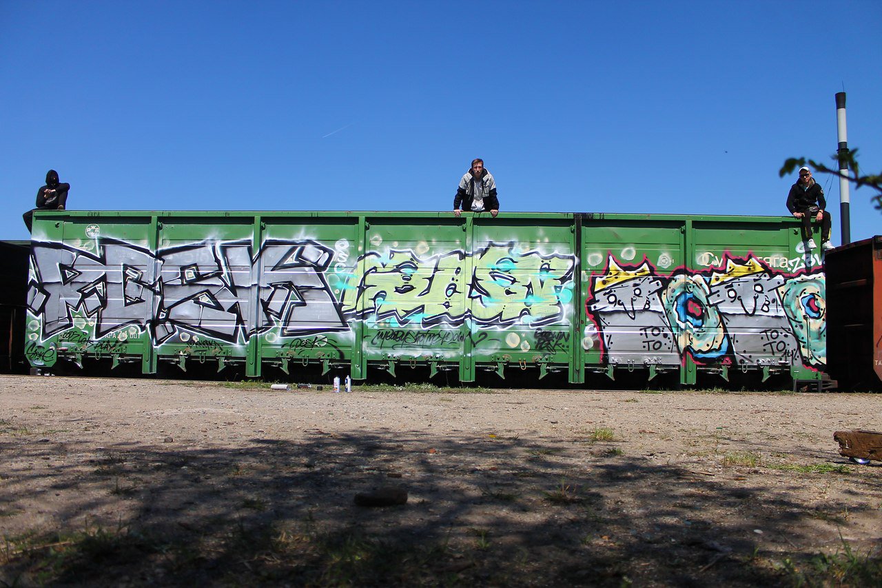 Graffiti Train - Photo by Shakeee_ (2014)
