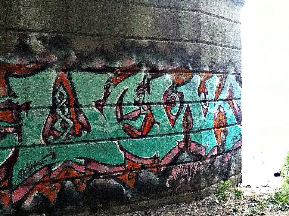 Graffiti Wall - Photo by Shakeee_