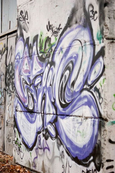 Graffiti Wall - Photo by Shakeee_