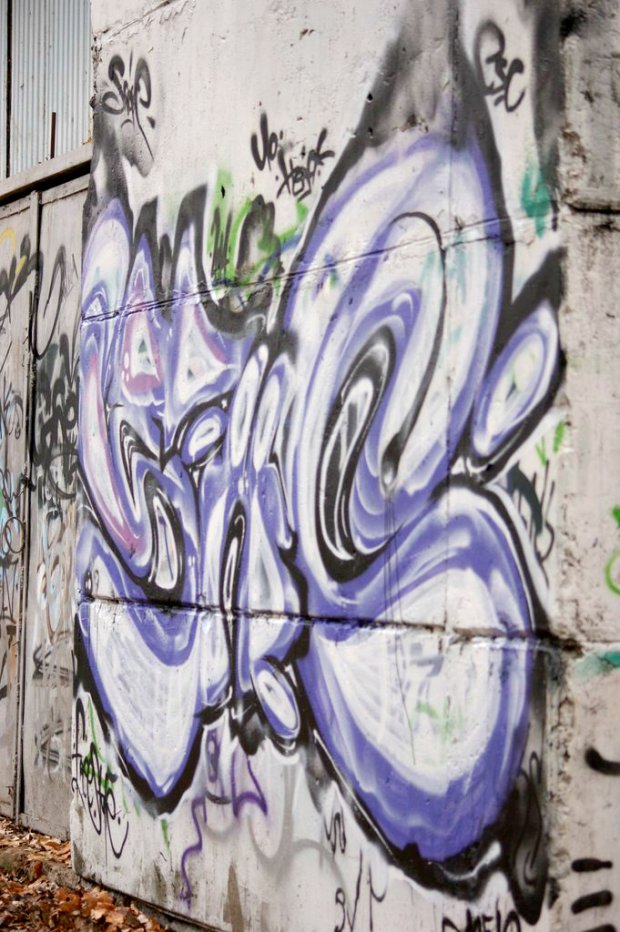 Graffiti Wall - Photo by Shakeee_