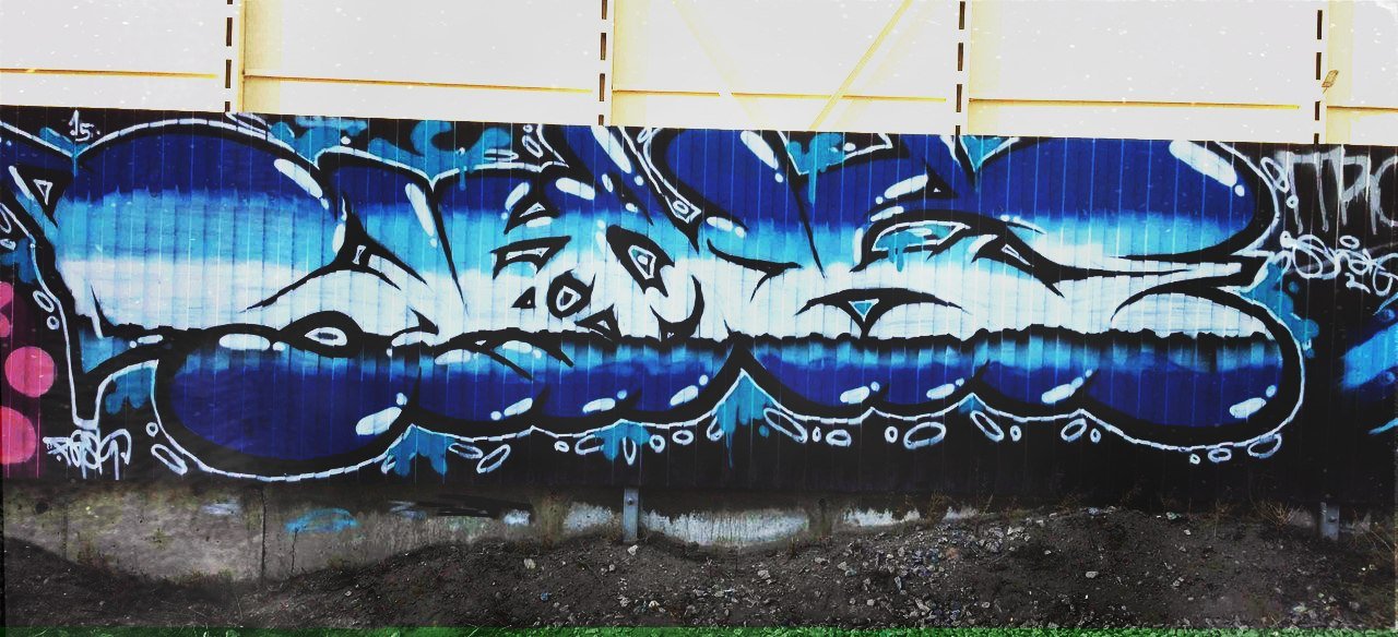 Graffiti Wall - Photo by Shakeee_