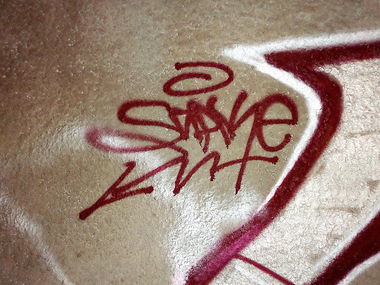 Graffiti Wall - Photo by Shakeee_