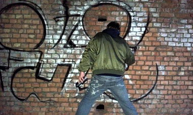 Graffiti Artwork - Photo by Shene - in, action, bombing (2011)